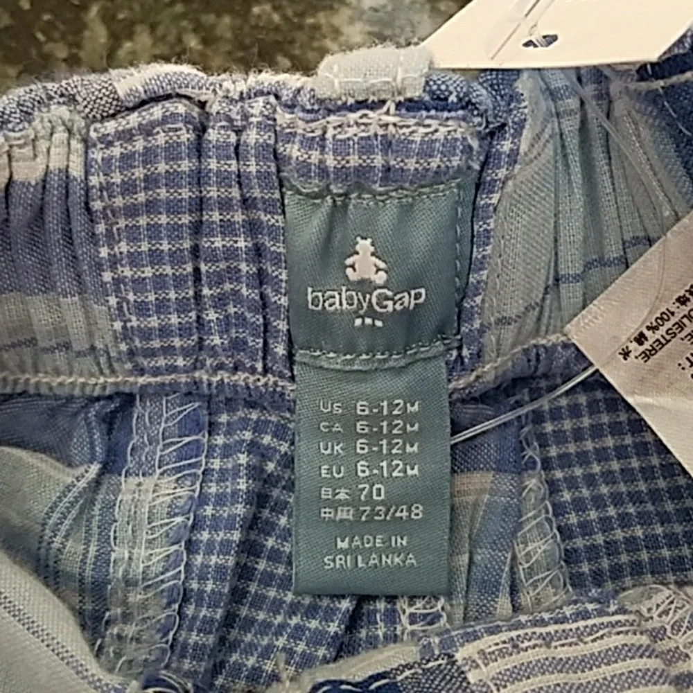 BabyGap boy Shorts pull on plaid Size 6-12